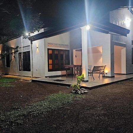 Sunset Villa Негомбо Екстер'єр фото
